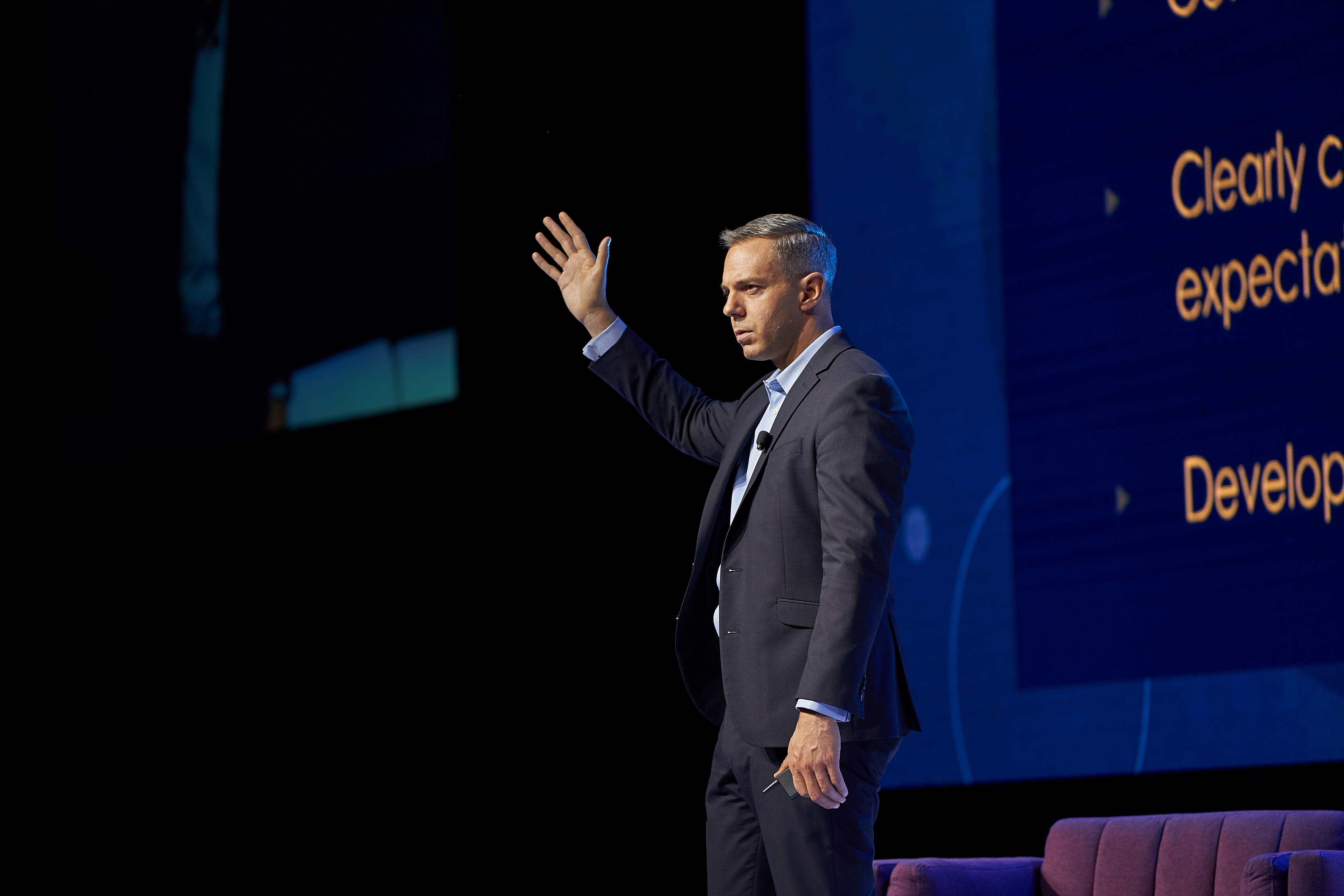 Ryan Minton - Customer and Employee Experience Keynote Speaker